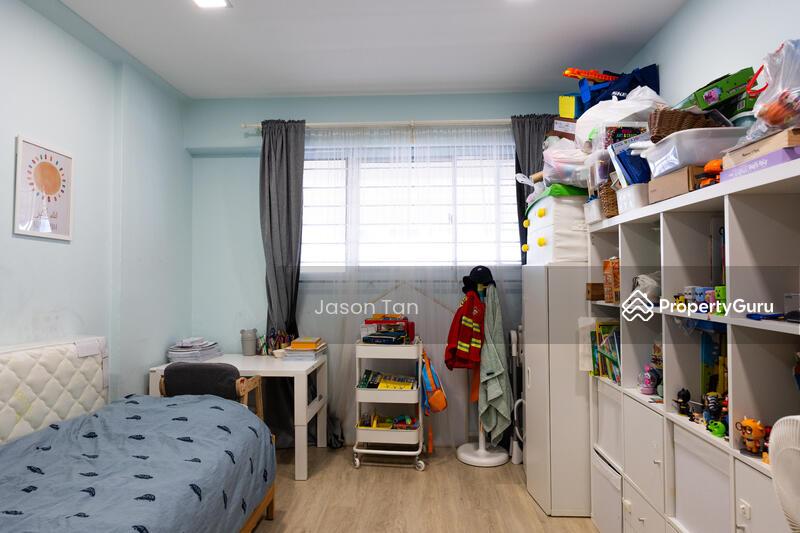 HDB Flat for Sale, 270 Yishun Street 22, SGD 440,000 | 99-year lease