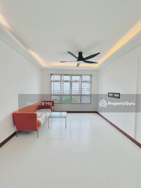 Prop-GPT: HDB Flat: D27 Yishun 430A Yishun Avenue 11