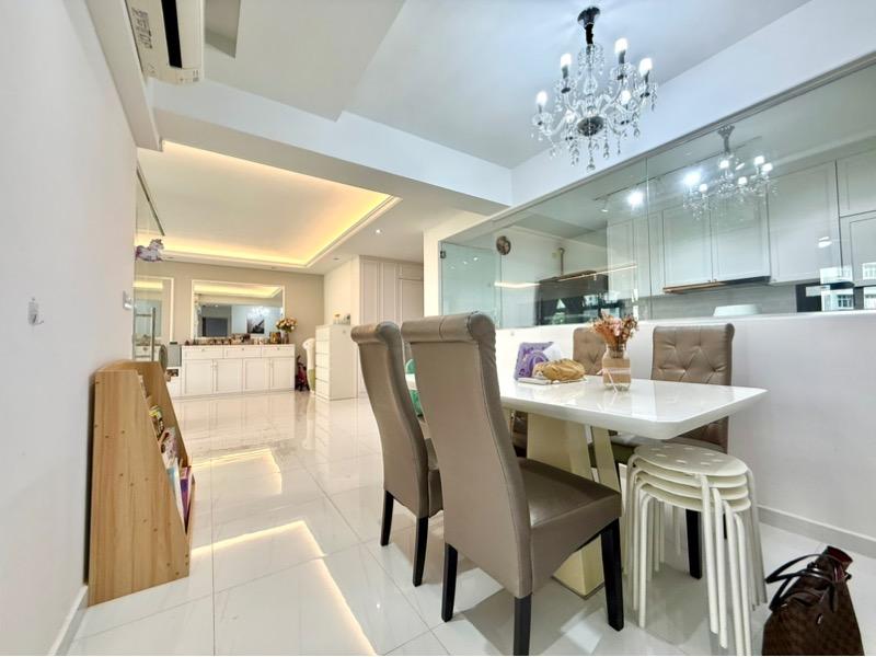 108A Canberra Walk HDB Apartment For Sale, $799,000, 3 Bed 2 Bath 1,216 sqft $657.00 psf