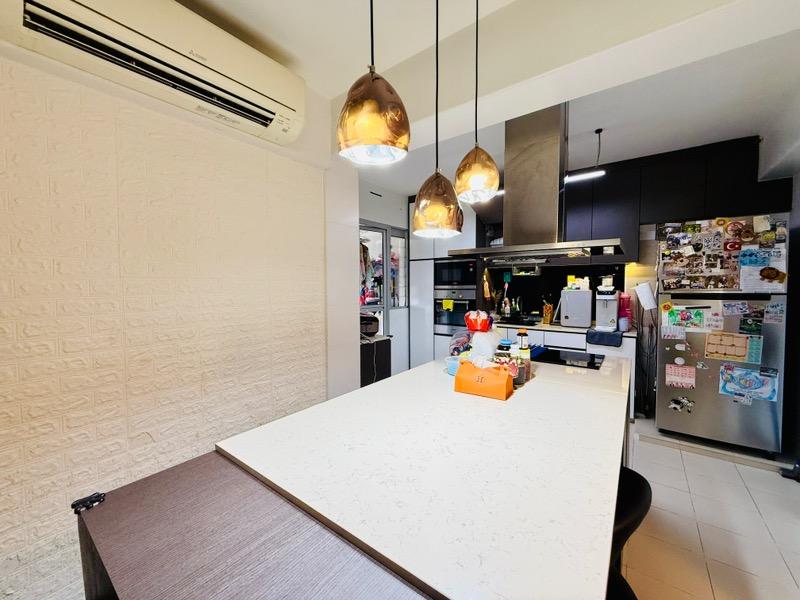 115D Canberra Walk HDB Apartment For Sale, $730,000, 3 Bed 2 Bath 1,001 sqft $729.00 psf