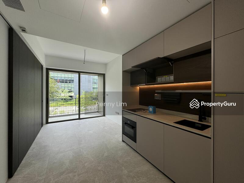 Prop-GPT: Condominium: D04  The Reef at King's Dock