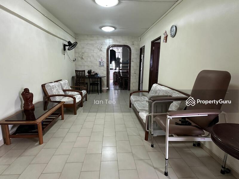 Prop-GPT: HDB Flat: D22 Boon Lay 511 Jurong West Street 52
