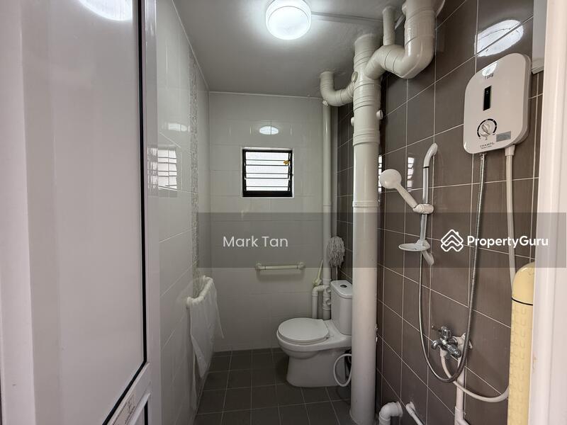 HDB Flat for Sale, 341 Bukit Batok Street 34, SGD 450,000 | 99-year lease