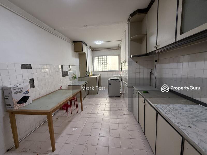 HDB Flat for Sale, 341 Bukit Batok Street 34, SGD 450,000 | 99-year lease