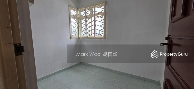 HDB Flat for Sale: D12, 330024