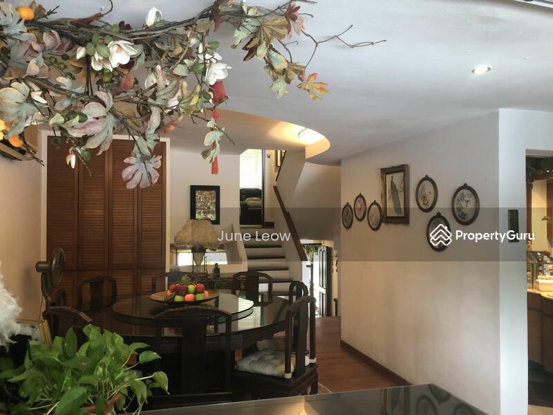 Prop-GPT: Condominium: D11  Watten Hill Condo