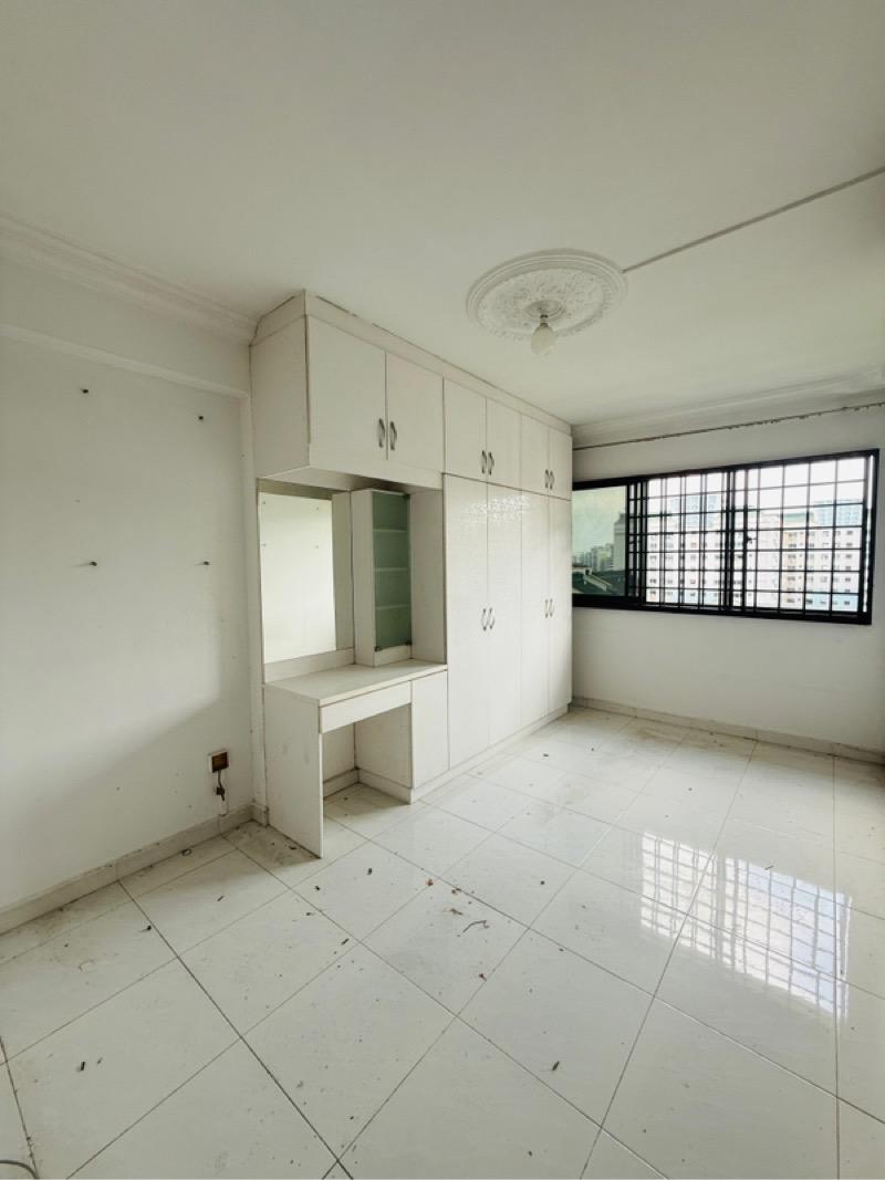 HDB Apartment for Sale: Yishun, D27, 760932