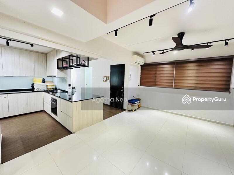 Prop-GPT: HDB Flat: D23 Bukit Batok 122 Bukit Batok Central