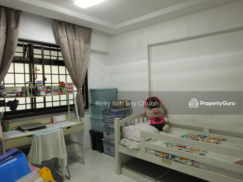 HDB Flat for Sale: D27, 750475