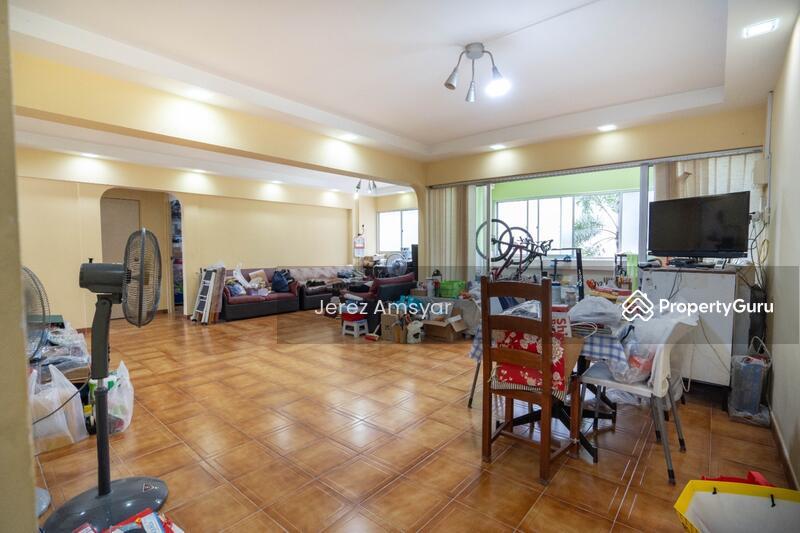 HDB Flat for Sale, 903 Tampines Avenue 4, SGD 830,000 | 99-year lease