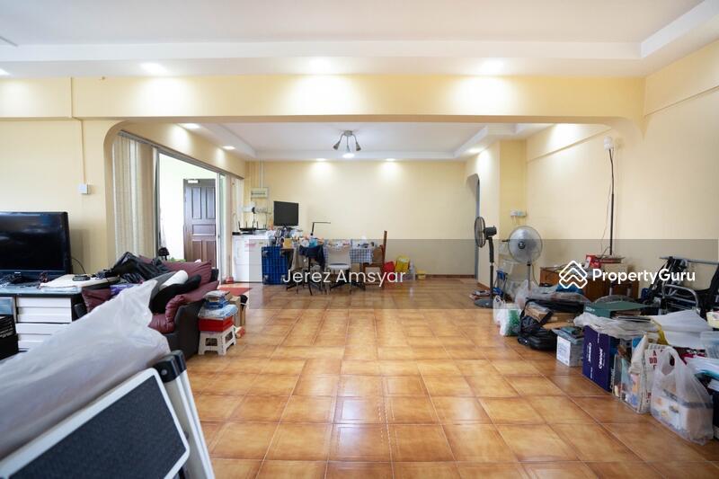 HDB Flat for Sale, 903 Tampines Avenue 4, SGD 830,000 | 99-year lease