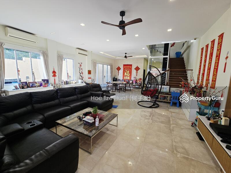 Prop-GPT: Corner Terrace: D20  3 Storey Corner Terrace with Lift
