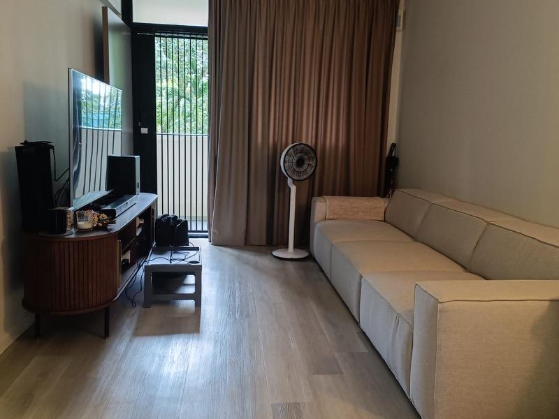 HDB Apartment for Sale, 101 Commonwealth Crescent HDB Apartment For Sale, $400,000, 2 Bed 1 Bath 581 sqft $688.00 psf, SGD 400,000 | 99-year Leasehold