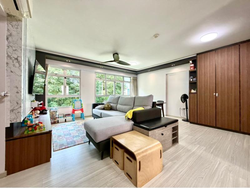 Prop-GPT: HDB Apartment: D25  184A Marsiling Greenview