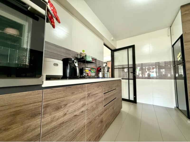 184A Marsiling Greenview HDB Apartment For Sale, $800,000, 3 Bed 2 Bath 1,216 sqft $658.00 psf