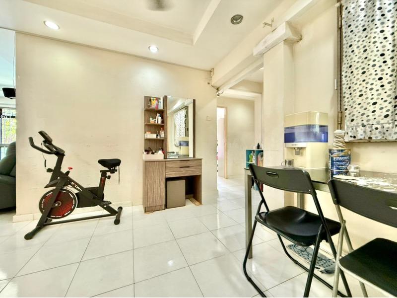 686C Jurong West Central 1 HDB Apartment For Sale, $650,000, 3 Bed 2 Bath 1,194 sqft $544.00 psf