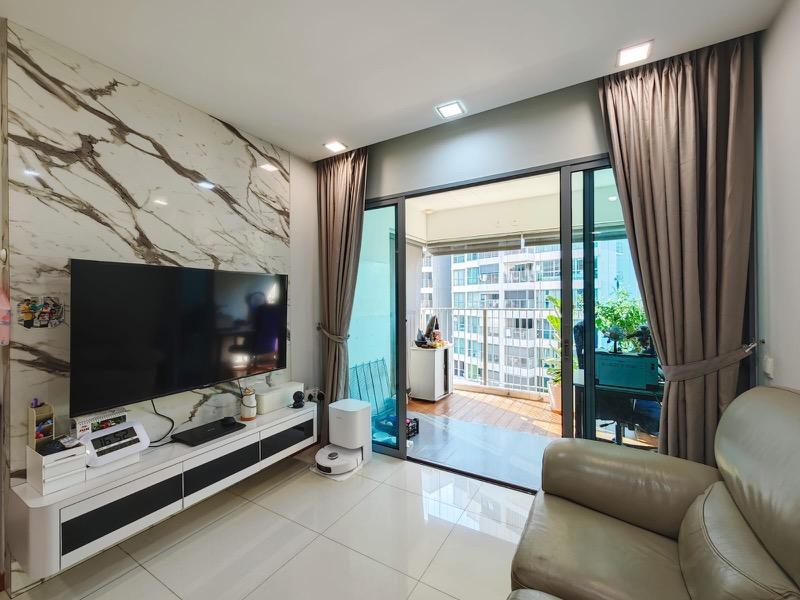 Prop-GPT: HDB Apartment: D18  519C Tampines Central 8