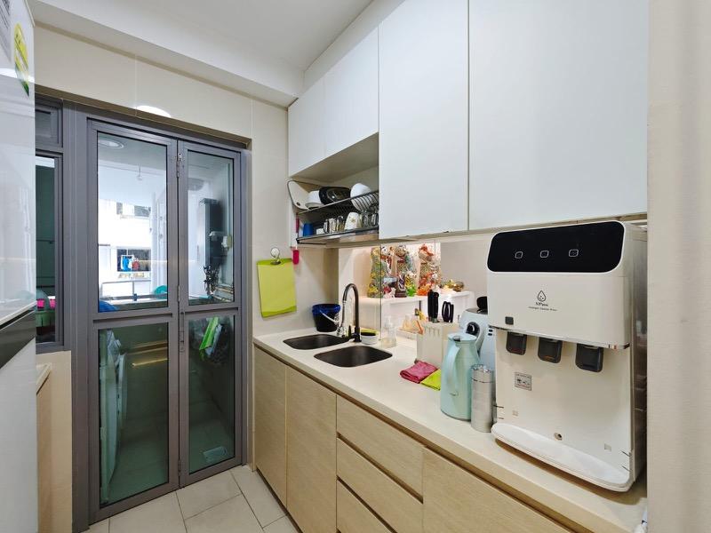 HDB Apartment for Sale, 519C Tampines Central 8 HDB Apartment For Sale, $910,000, 3 Bed 2 Bath 904 sqft $1,007.00 psf, SGD 910,000 | 99-year Leasehold