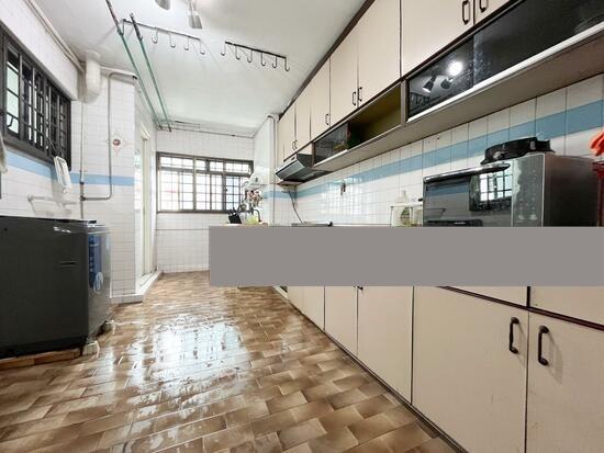 302 Hougang Avenue 5 HDB Apartment For Sale, $699,000, 4 Bed 2 Bath 1,442 sqft $485.00 psf