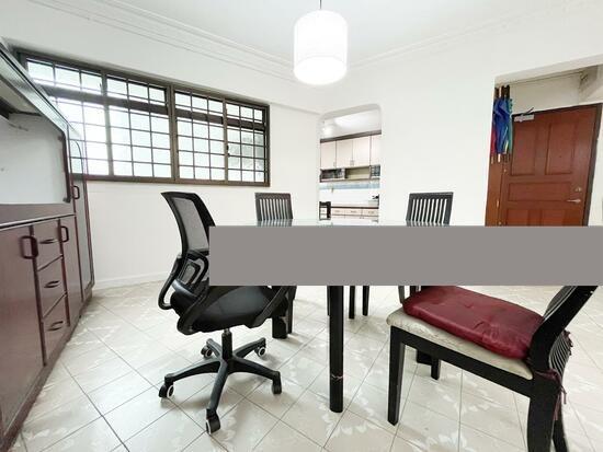 302 Hougang Avenue 5 HDB Apartment For Sale, $699,000, 4 Bed 2 Bath 1,442 sqft $485.00 psf