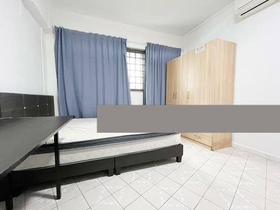 302 Hougang Avenue 5 HDB Apartment For Sale, $699,000, 4 Bed 2 Bath 1,442 sqft $485.00 psf