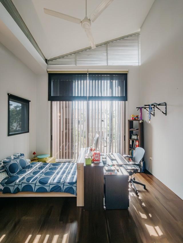 Bungalow for Sale, Sentosa Cove Bungalow House For Sale, $16,000,000, 6 Bed 4 Bath 5,268 sqft $2,093.00 psf, SGD 16,000,000 | 99-year Leasehold