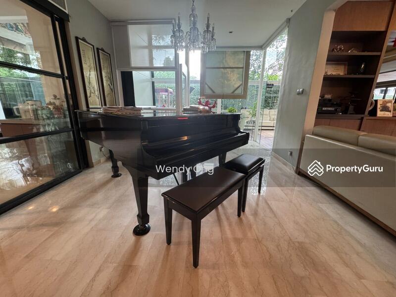 Prop-GPT: Detached: D21  Gorgeous Detached House w Huge Entertainment Hall