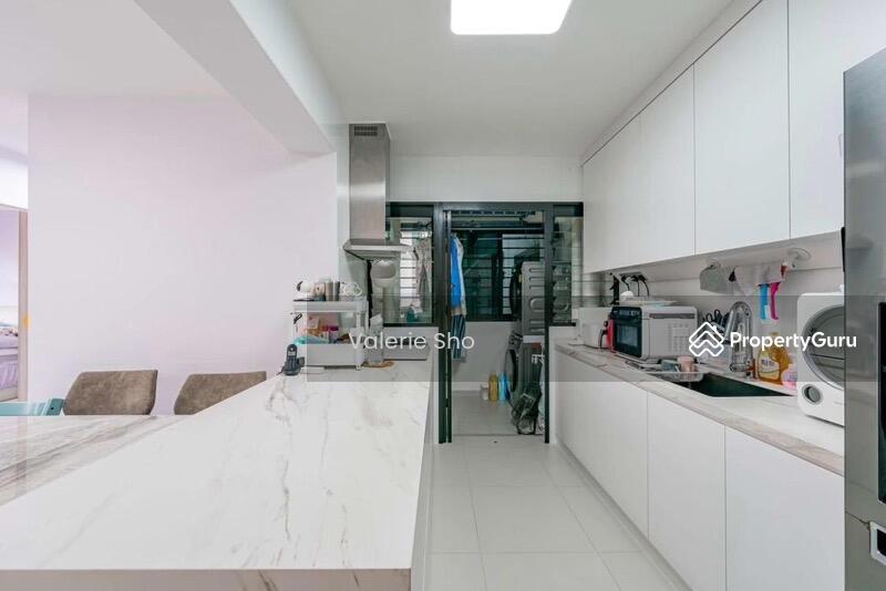 Prop-GPT: HDB Flat: D18  604B Tampines Avenue 9