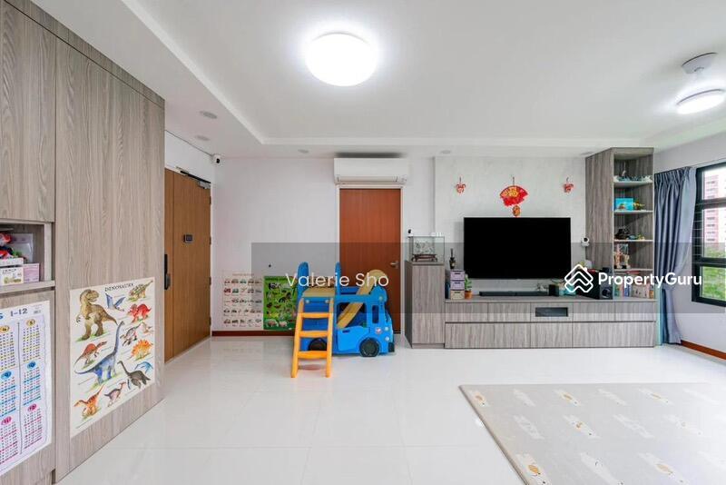 HDB Flat for Sale, 604B Tampines Avenue 9, SGD 868,000 | 99-year lease
