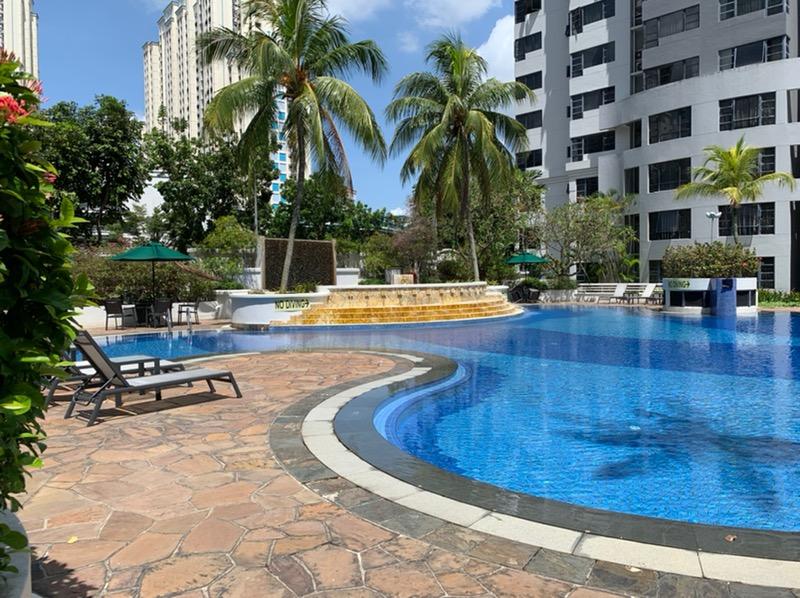 Central Green Condominium For Sale, $2,420,000, 3 Bed 3 Bath 1,292 sqft $1,873.00 psf