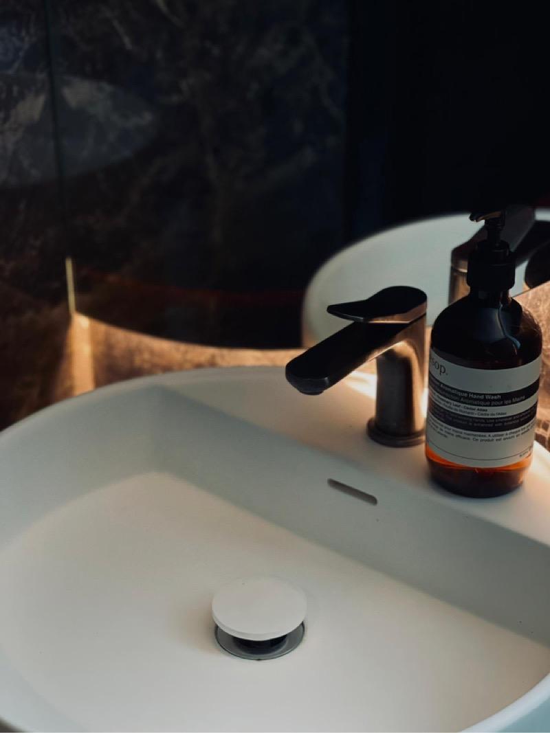 Skyline Residences Condominium For Sale, $2,000,000, 2 Bed 2 Bath 829 sqft $2,413.00 psf