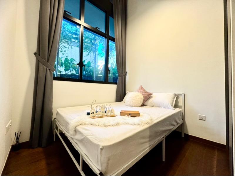 Daintree Residence Condominium For Sale, $1,450,000, 2 Bed 2 Bath 715 sqft $2,028.00 psf