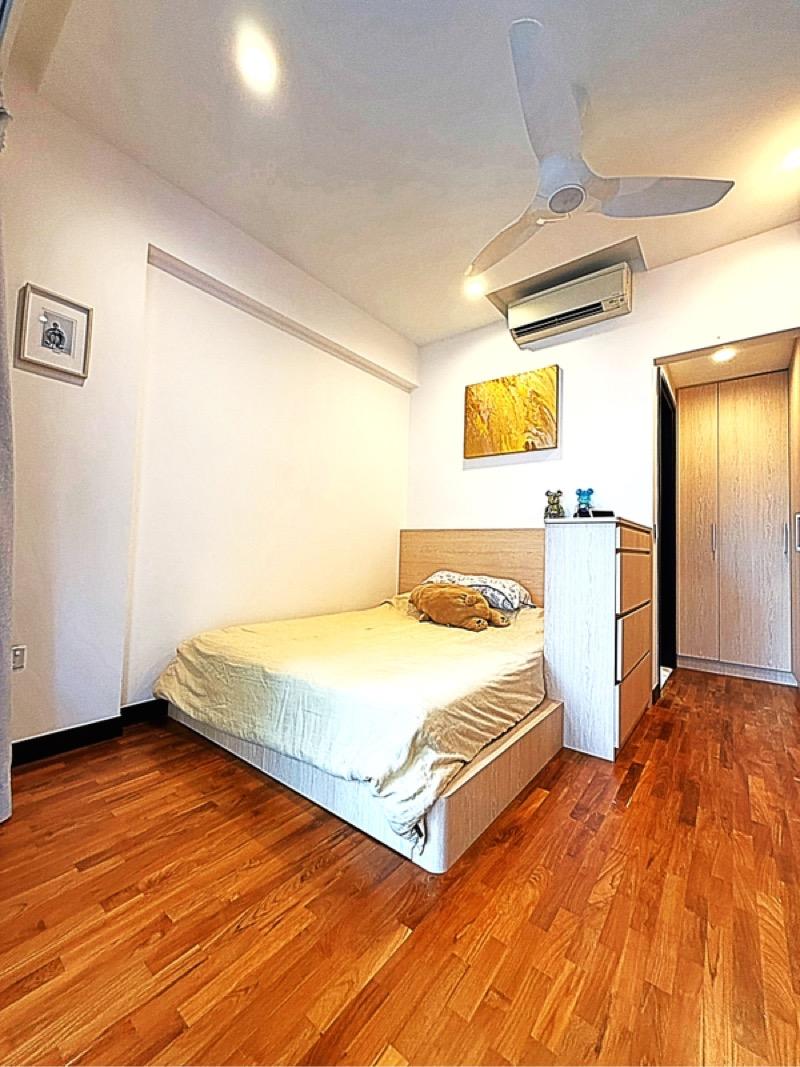 Euhabitat Condominium For Sale, $880,000, 1 Bed 1 Bath 560 sqft $1,571.00 psf