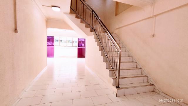 HDB Apartment for Sale, 606 Yishun Street 61 HDB Apartment For Sale, $888,000, 4 Bed 3 Bath 1,572 sqft $565.00 psf, SGD 888,000 | 99-year Leasehold