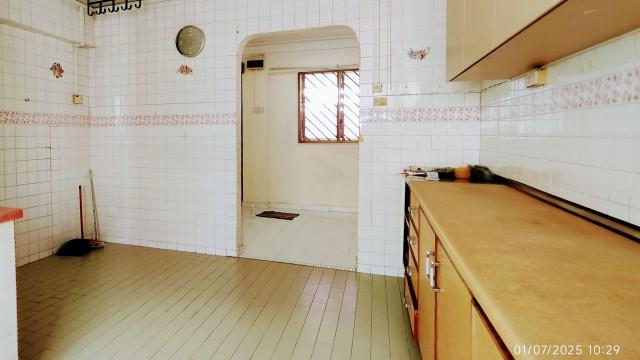 HDB Apartment for Sale, 606 Yishun Street 61 HDB Apartment For Sale, $888,000, 4 Bed 3 Bath 1,572 sqft $565.00 psf, SGD 888,000 | 99-year Leasehold