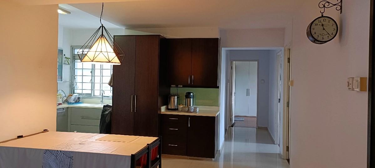 Prop-GPT: HDB Apartment: D18 Pasir Ris 460 Pasir Ris Drive 4