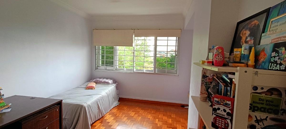 460 Pasir Ris Drive 4 HDB Apartment For Sale, $940,000, 4 Bed 2 Bath 1,550 sqft $606.00 psf