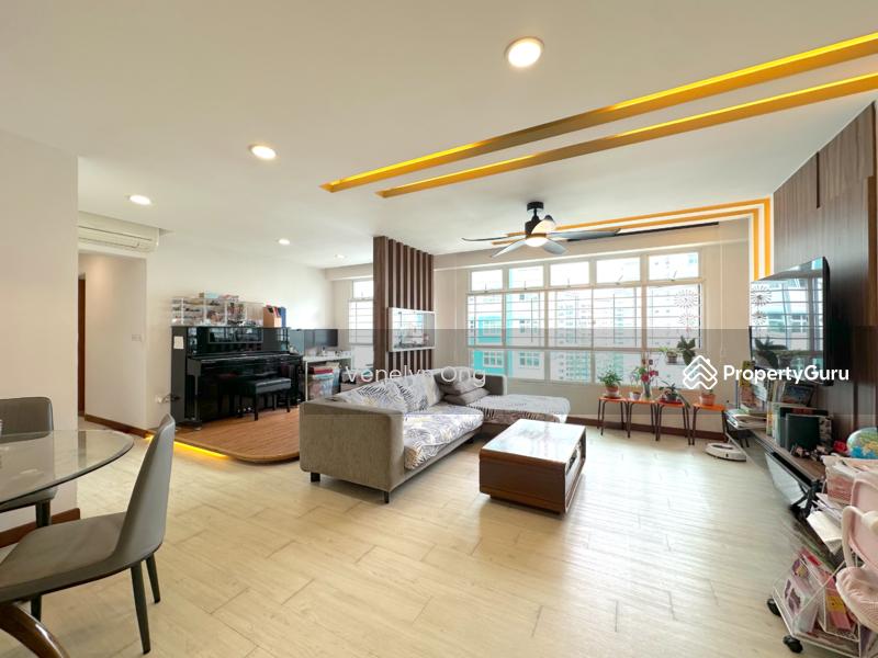 Prop-GPT: HDB Flat: D27 Yishun 318A Yishun Greenwalk