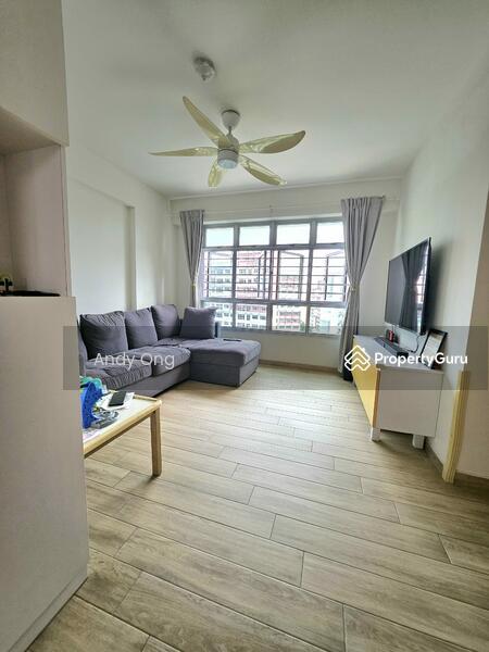 Prop-GPT: HDB Flat: D23 Bukit Batok 439C West Edge @ Bukit Batok