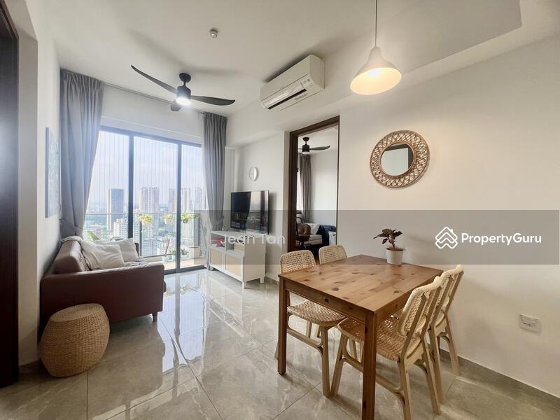 Prop-GPT: Condominium: D03  Stirling Residences