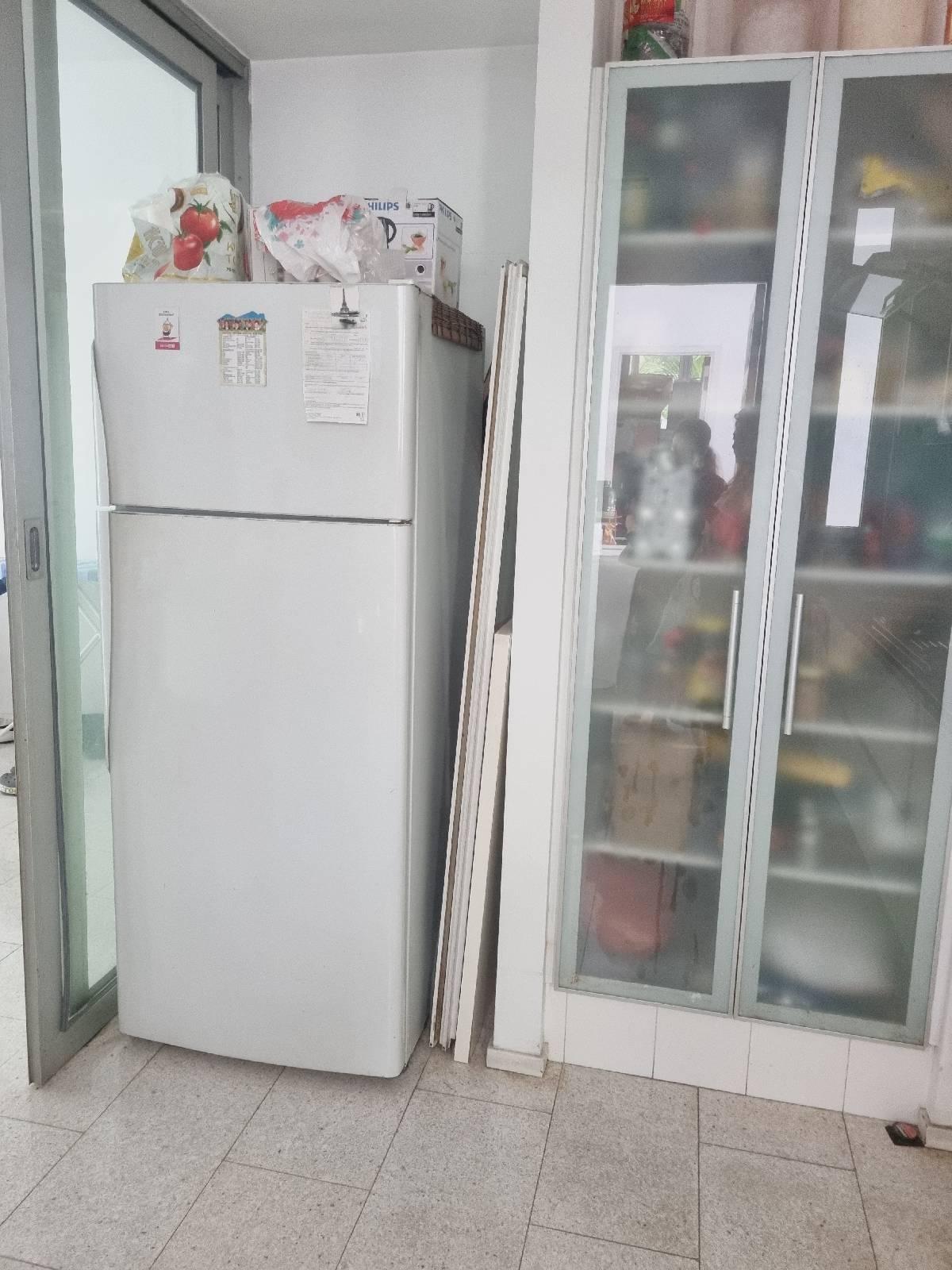 Kerrisdale Condominium For Sale, $1,950,000, 3 Bed 3 Bath 1,270 sqft $1,535.00 psf