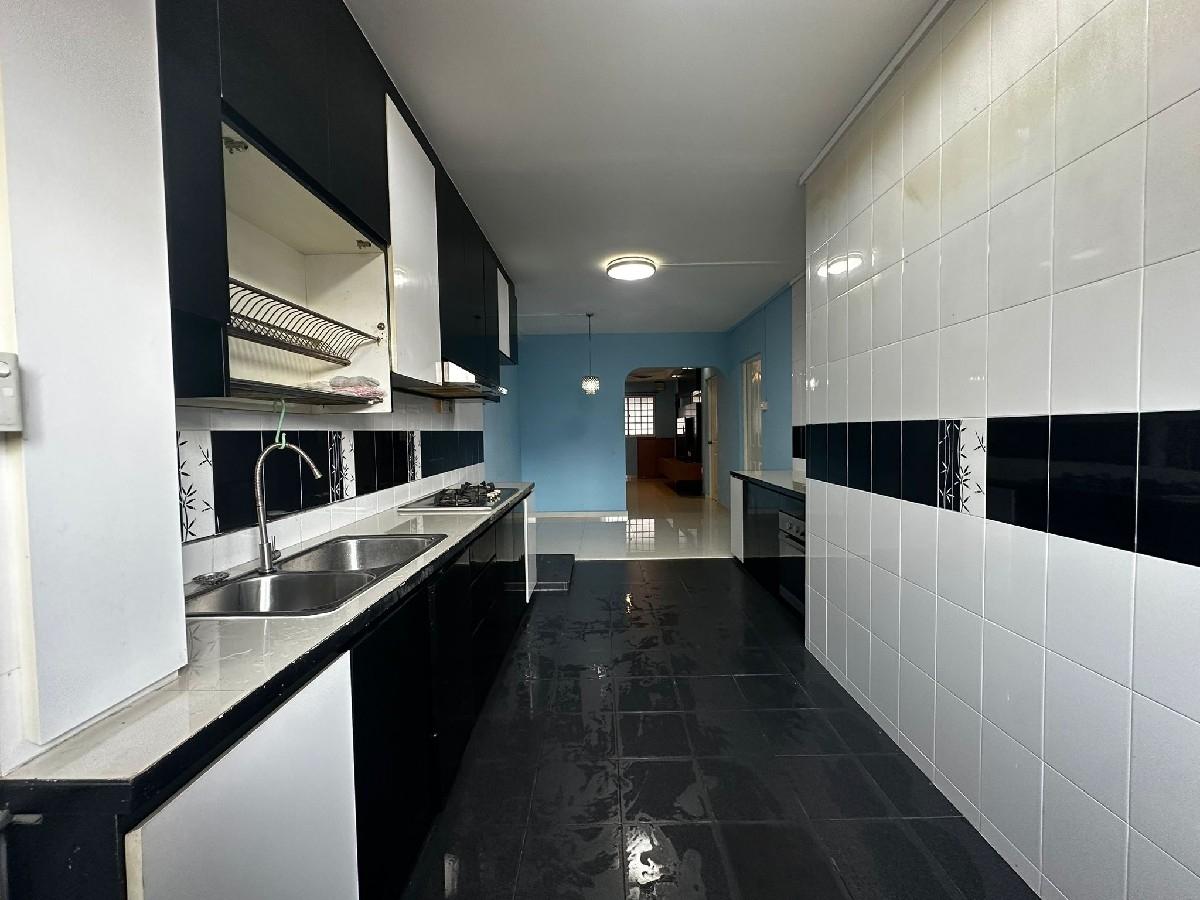 Prop-GPT: HDB Apartment: D23 Bukit Batok 414 Bukit Batok West Avenue 4