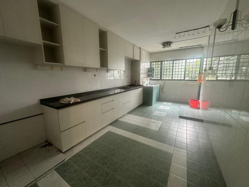 330 Ang Mo Kio Avenue 1 HDB Apartment For Sale, $450,000, 2 Bed 2 Bath 882 sqft $510.00 psf
