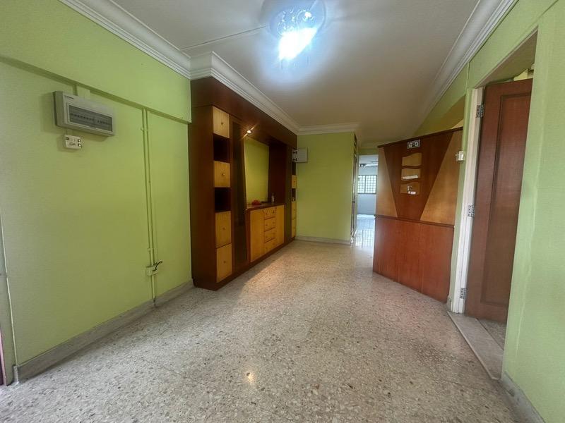 330 Ang Mo Kio Avenue 1 HDB Apartment For Sale, $450,000, 2 Bed 2 Bath 882 sqft $510.00 psf