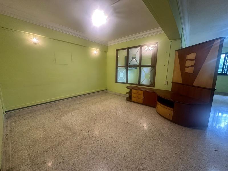 330 Ang Mo Kio Avenue 1 HDB Apartment For Sale, $450,000, 2 Bed 2 Bath 882 sqft $510.00 psf