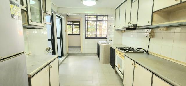 HDB Apartment for Sale, 55 Lorong 5 Toa Payoh HDB Apartment For Sale, $355,0001 Bath 732 sqft $485.00 psf, SGD 355,000 | 99-year Leasehold