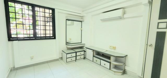 HDB Apartment for Sale, 55 Lorong 5 Toa Payoh HDB Apartment For Sale, $355,0001 Bath 732 sqft $485.00 psf, SGD 355,000 | 99-year Leasehold
