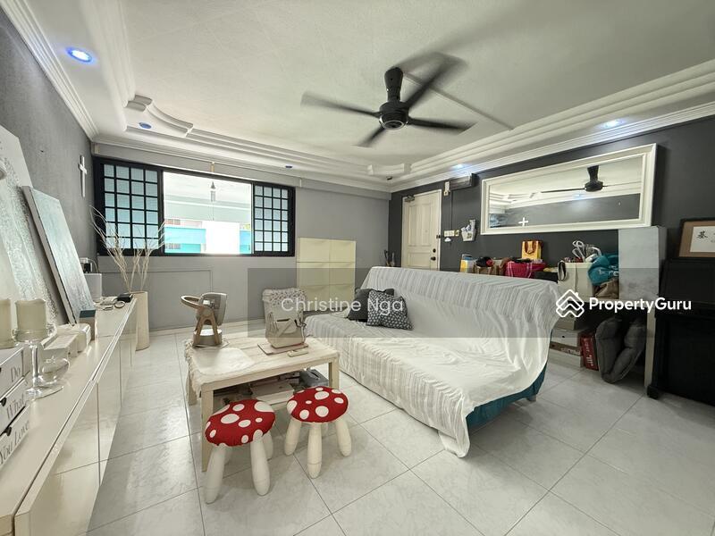 Prop-GPT: HDB Flat: D25  105 Woodlands Street 13
