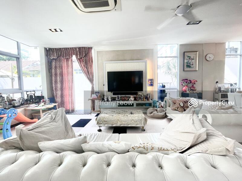 Semi-Detached for Sale, ***Must View!!! Modern 2.5 Sty Semi-D!!! Park 2 Cars!!!, SGD 5,500,000 | Freehold
