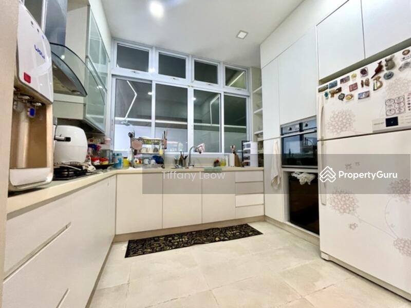 Semi-Detached for Sale, ***Must View!!! Modern 2.5 Sty Semi-D!!! Park 2 Cars!!!, SGD 5,500,000 | Freehold